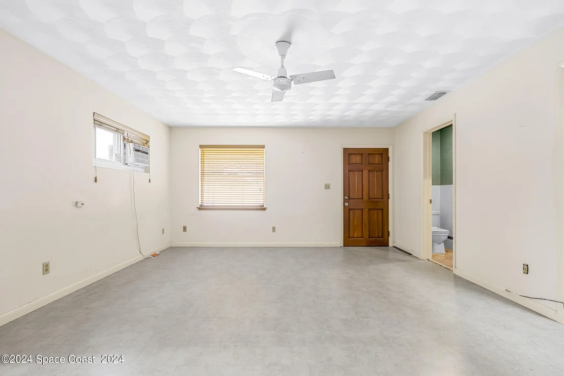 Photo of 319 Howard Lane