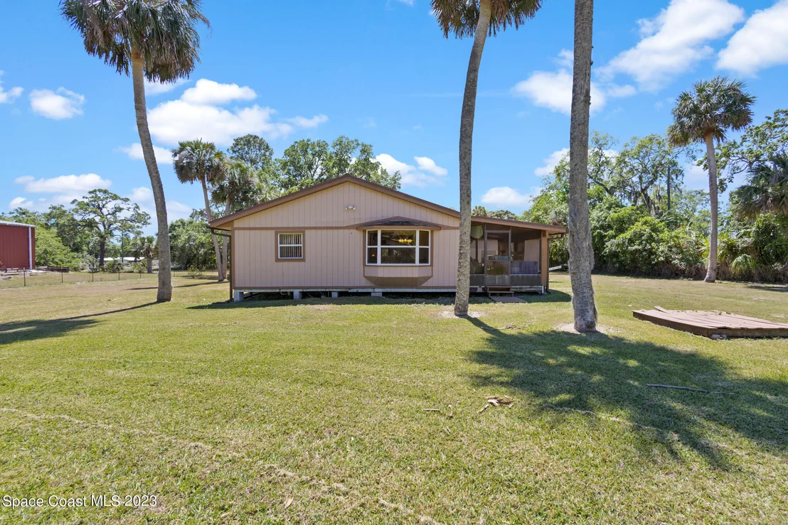 Photo of 2490 Lake Drive