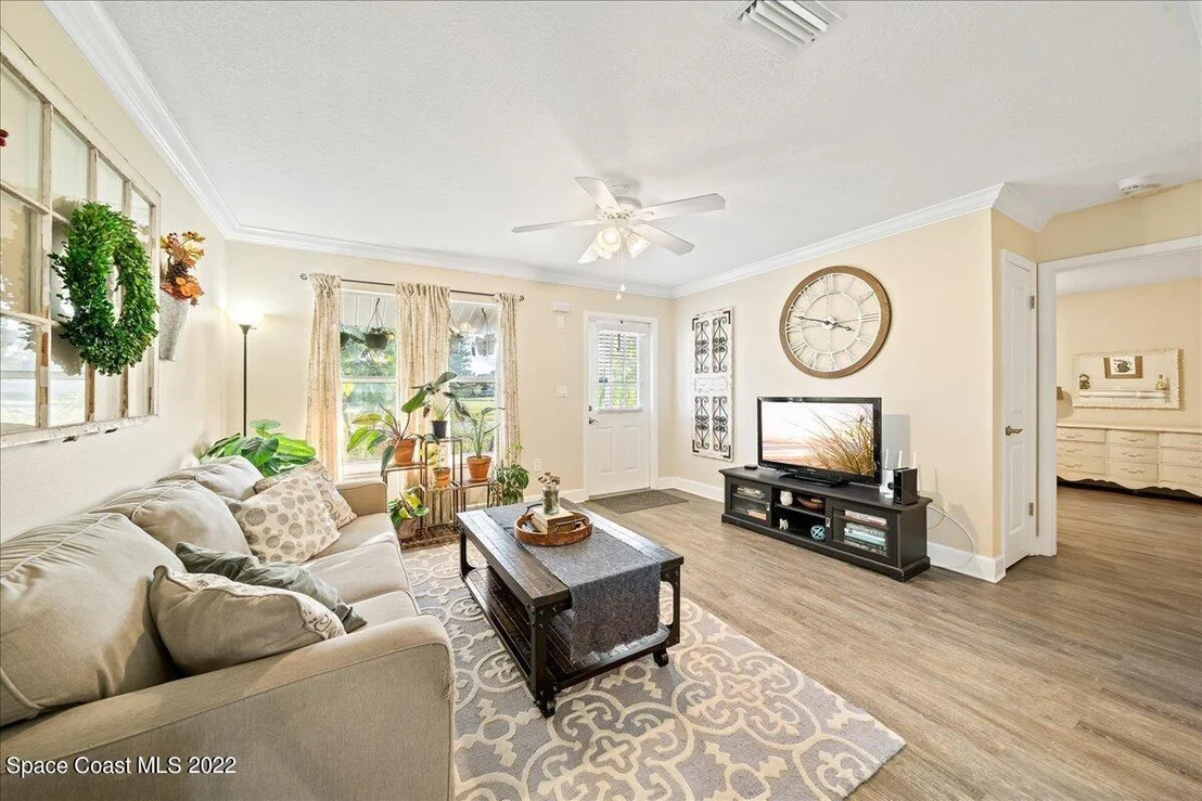 Photo of 1300 Cindy Circle NE