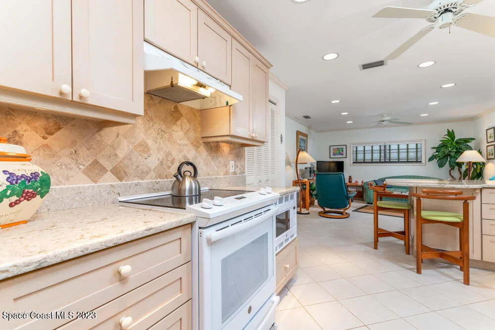 Photo of 2115 S River Road