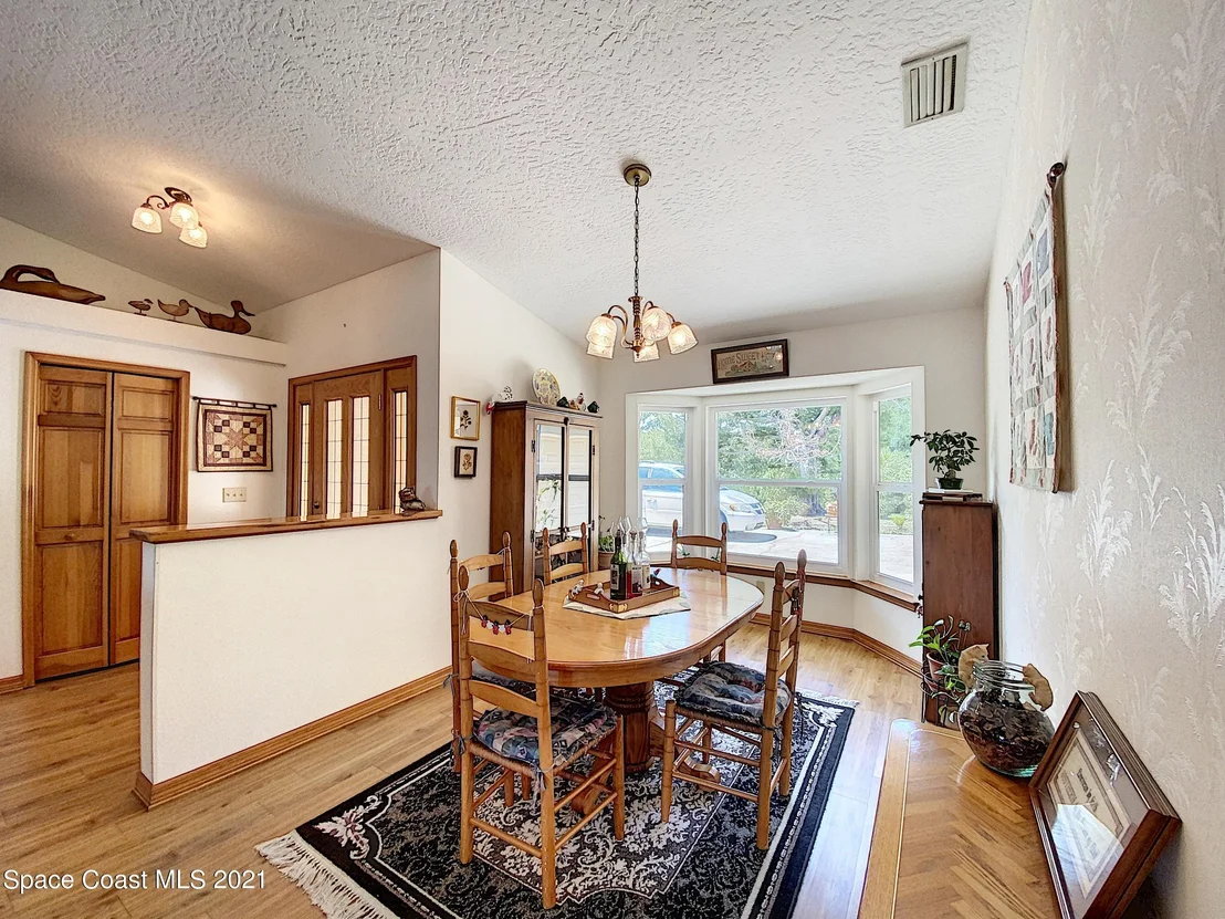 Photo of 1351 Grant Road