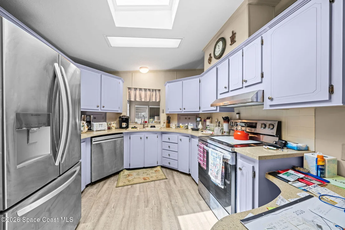 Photo of 602 N Dolphin Circle