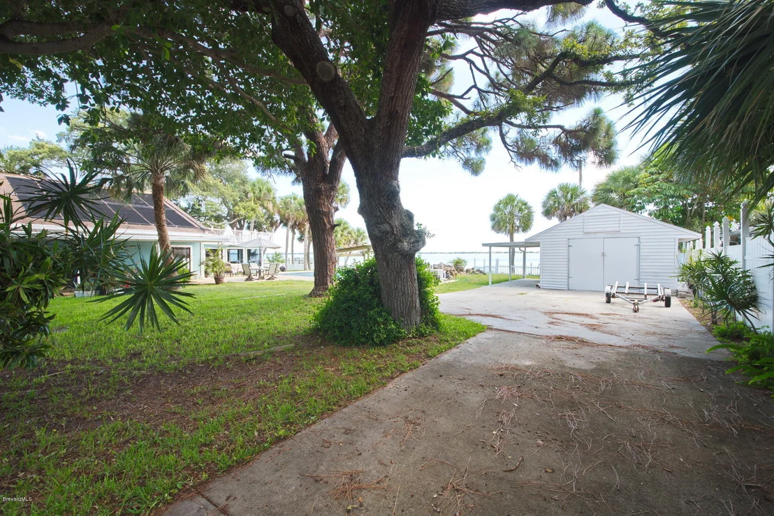 Photo of 2317 Pineapple Avenue