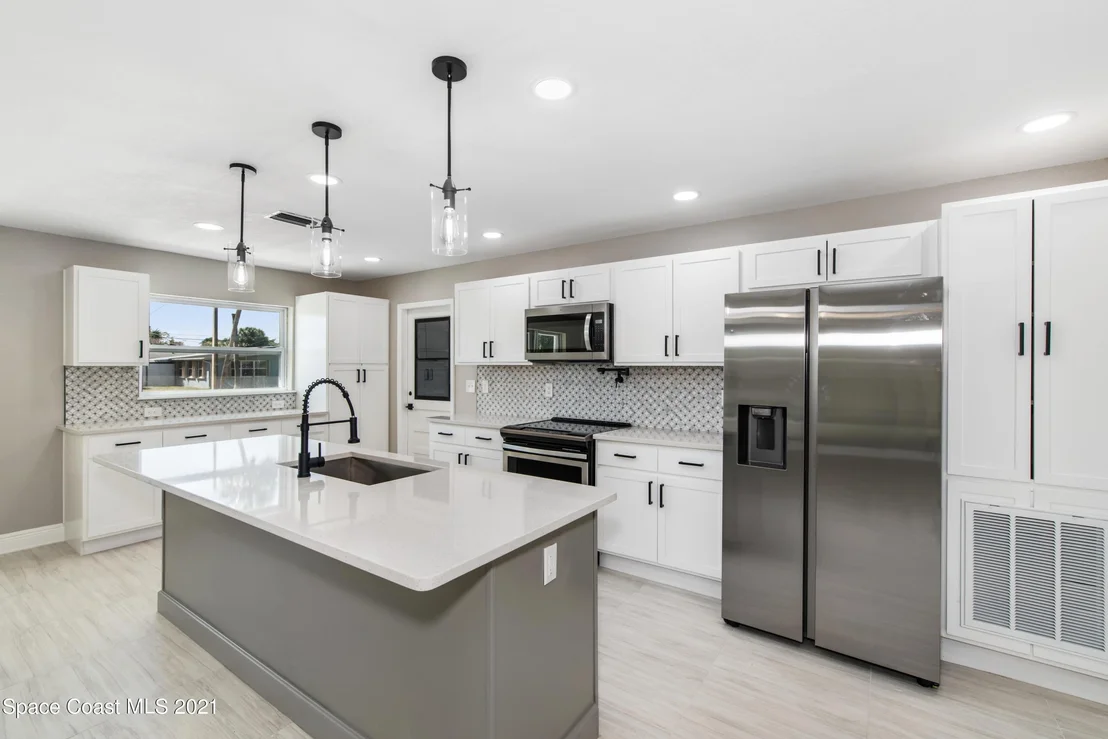 Photo of 175 Clairbourne Avenue