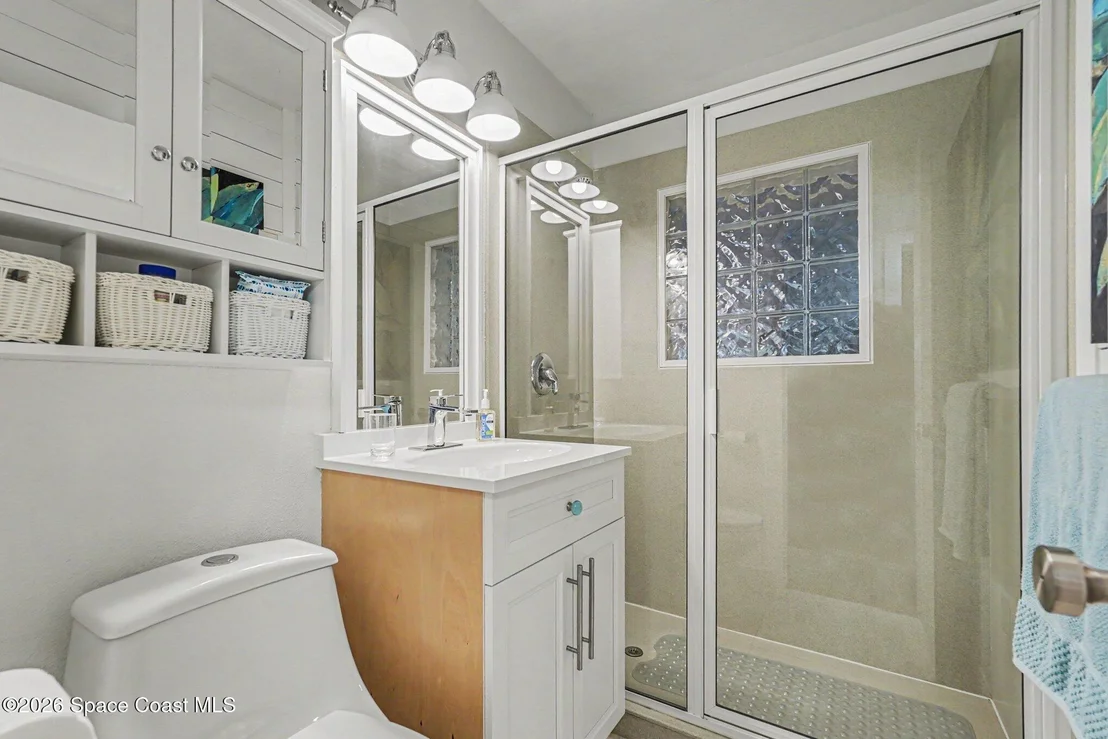 Photo of 565 Old Oak Street