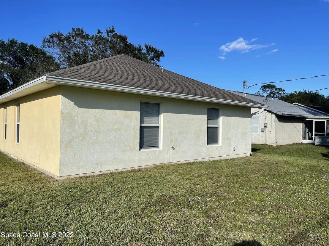 Photo of 6425 5th Place