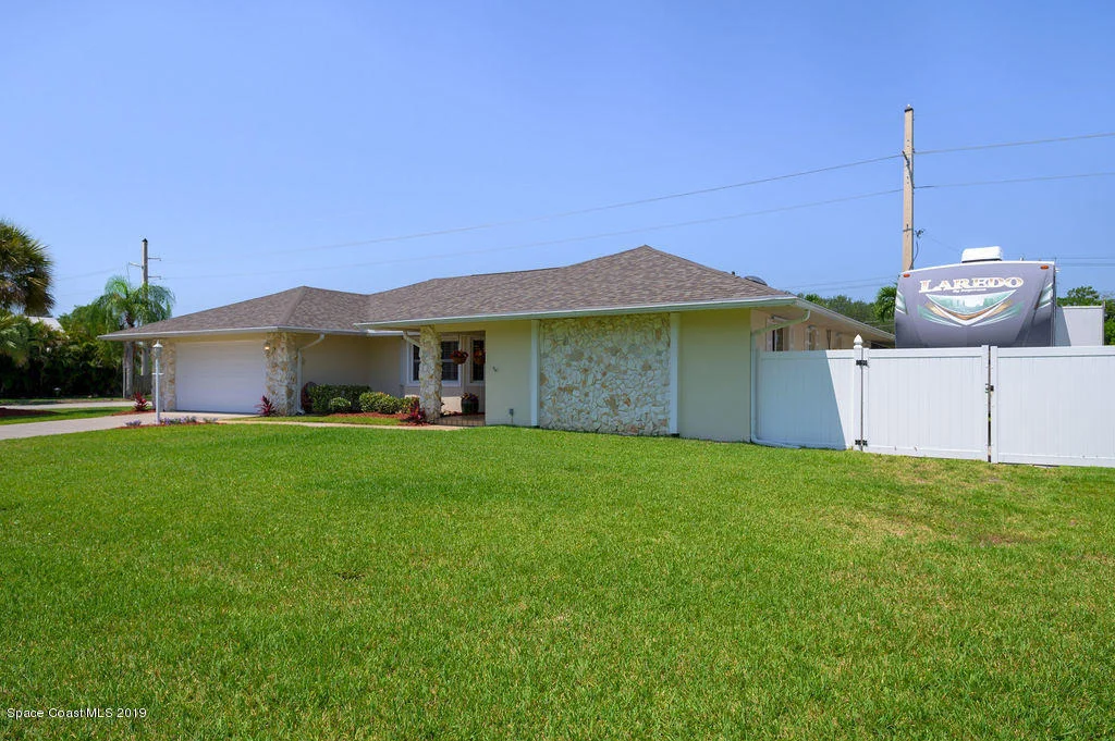 Photo of 572 Spindle Palm Drive