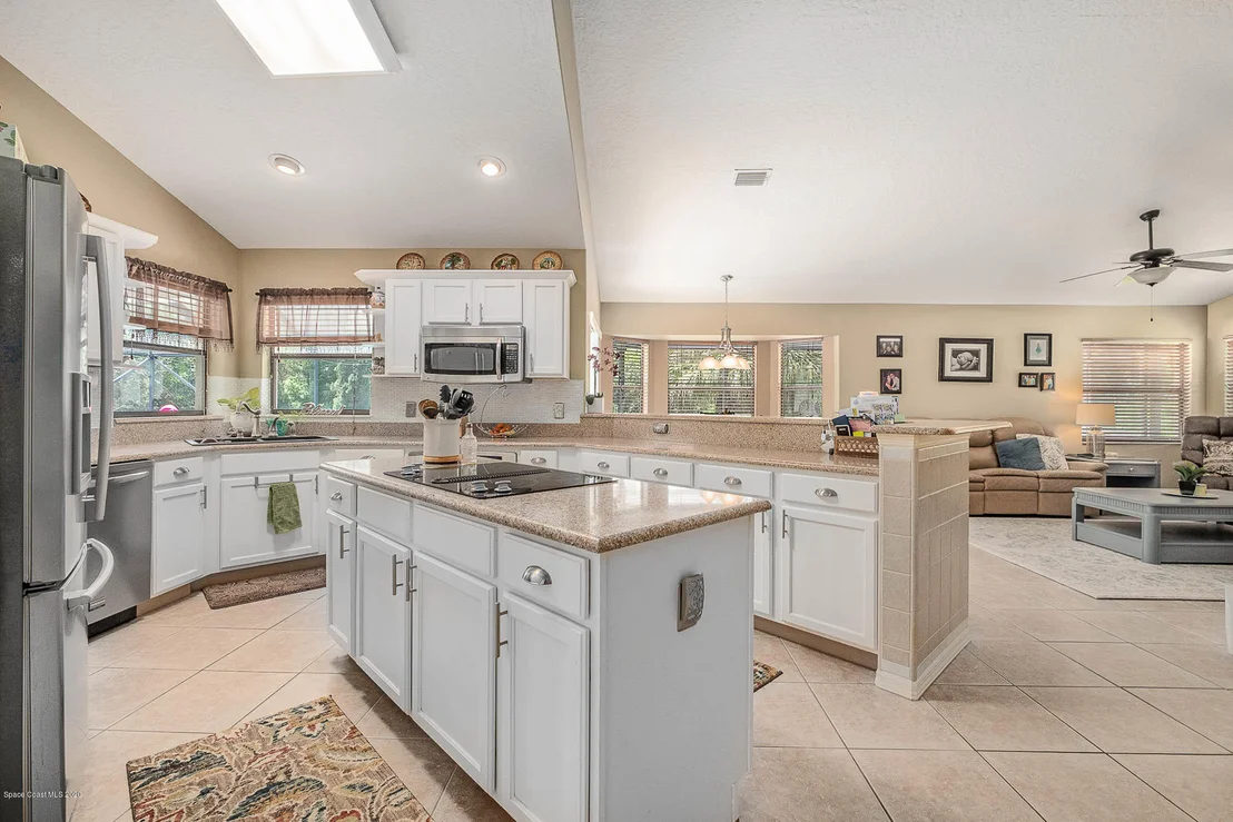 Photo of 5058 Alamanda Drive