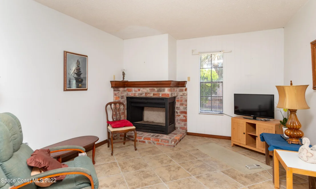 Photo of 112 Franklyn Avenue