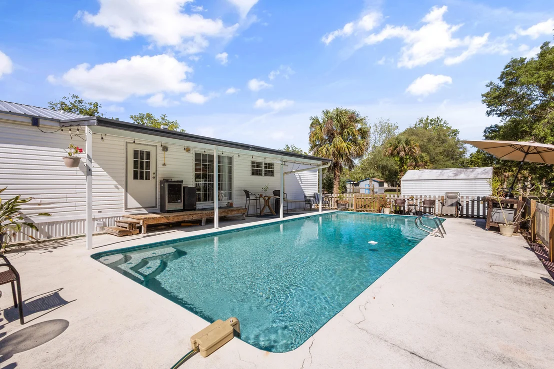 Photo of 2373 Parrish Road