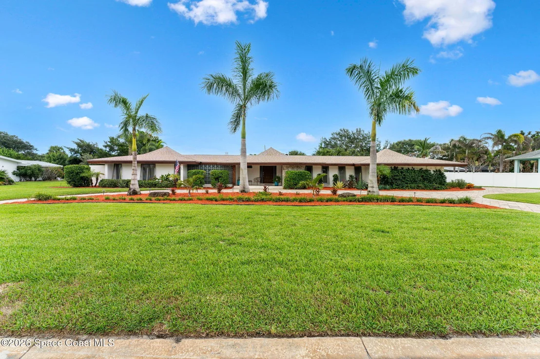 Photo of 207 Riverside Drive