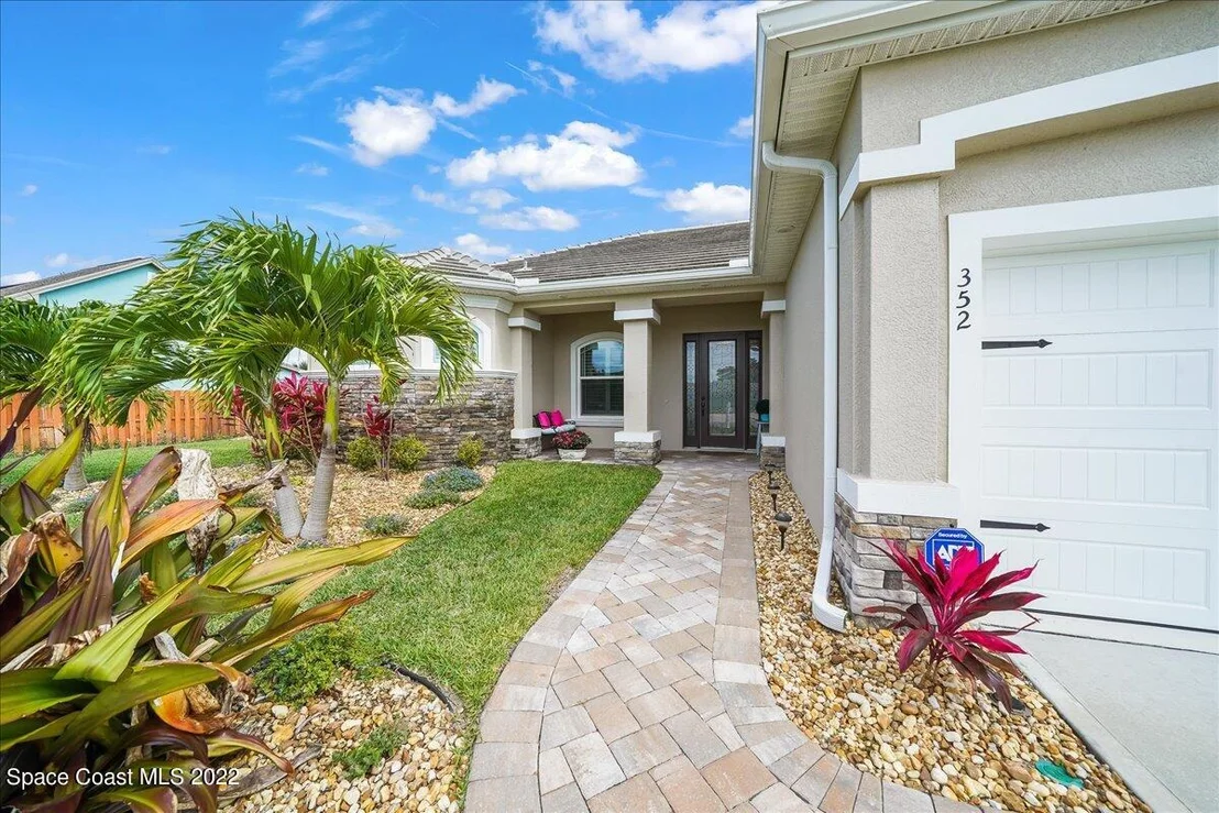 Photo of 352 Arrowhead Lane