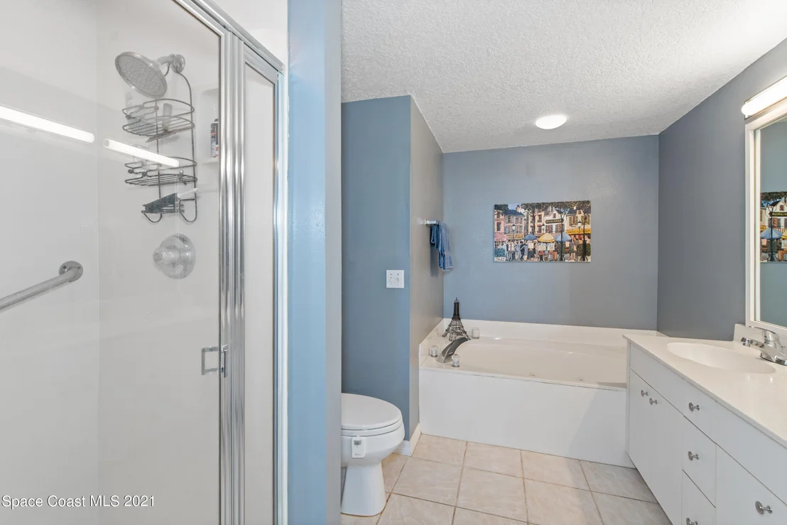 Photo of Unit 603 at 100 Riverside Drive