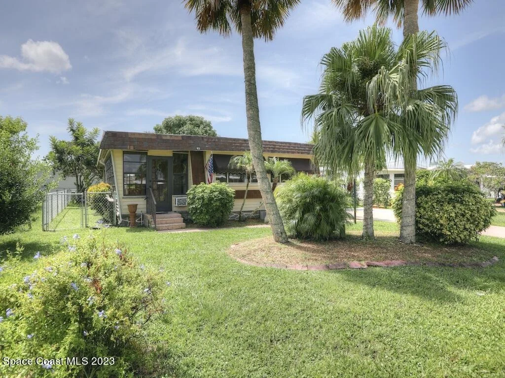 Photo of 925 Barefoot Boulevard