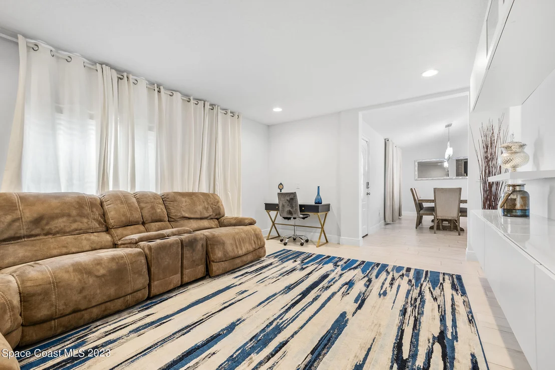 Photo of 3448 Jupiter Boulevard SE