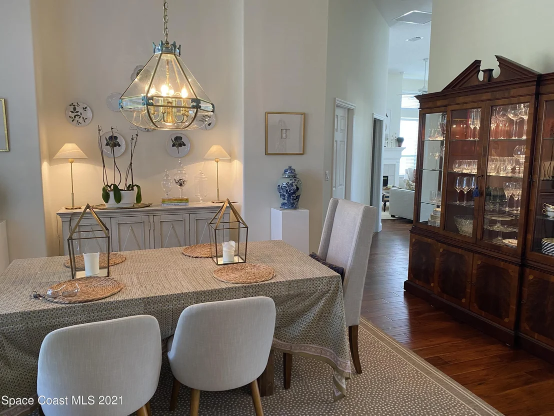 Photo of 975 Somerset Lane