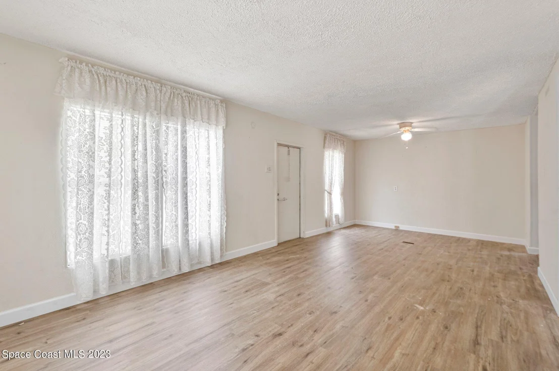 Photo of 1162 Luther Drive