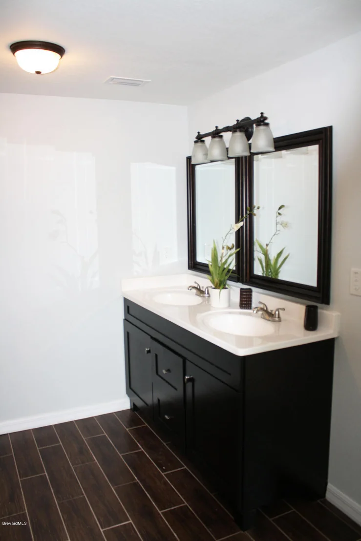 Photo of 220 Avenida Central