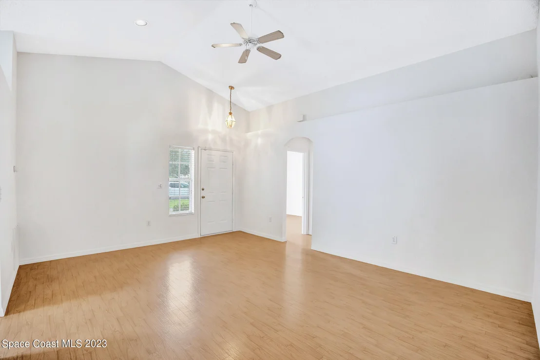 Photo of 958 Pine Creek Circle NE