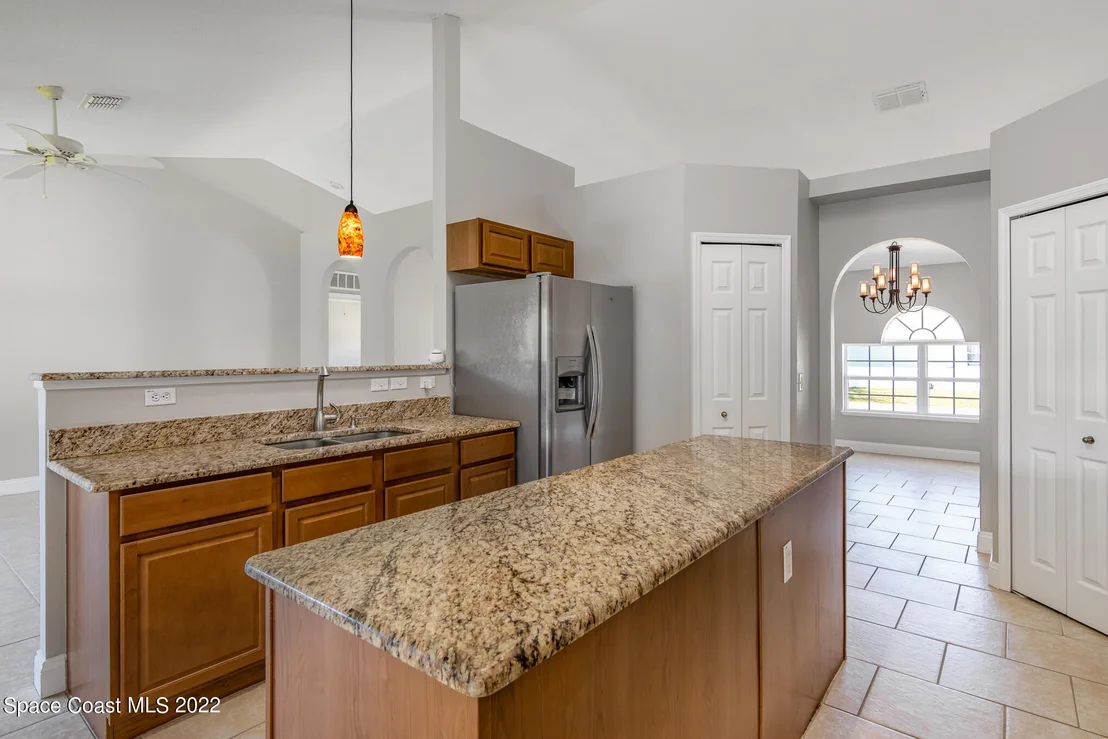 Photo of 1815 Dragon Road SE
