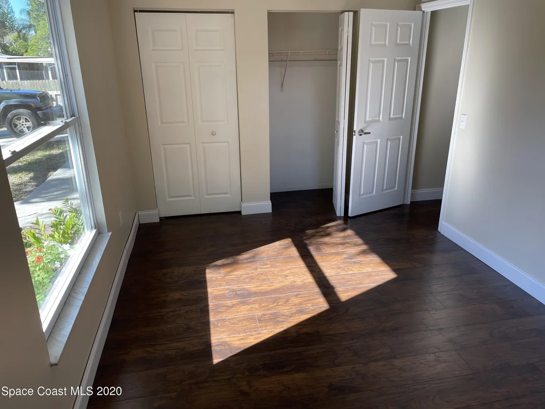 Photo of 1110 10th Place