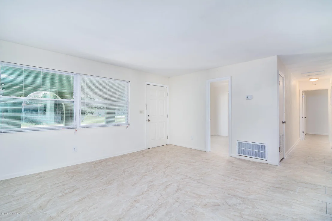 Photo of 124 Valencia Drive