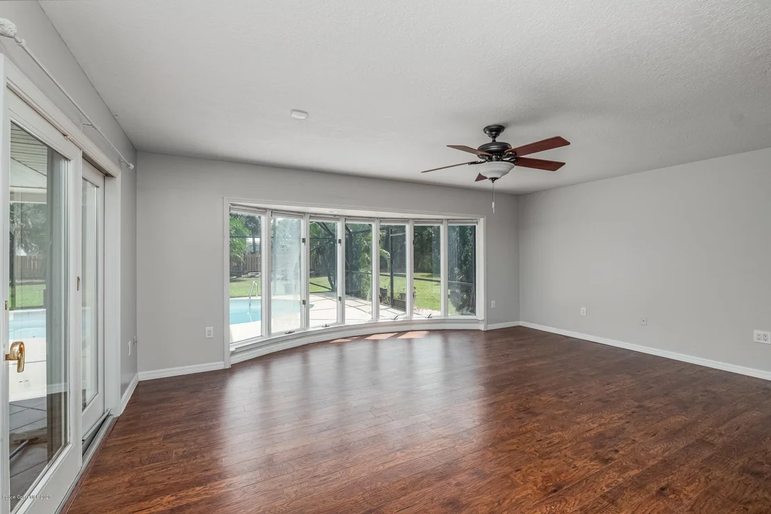 Photo of 405 Sunset Boulevard