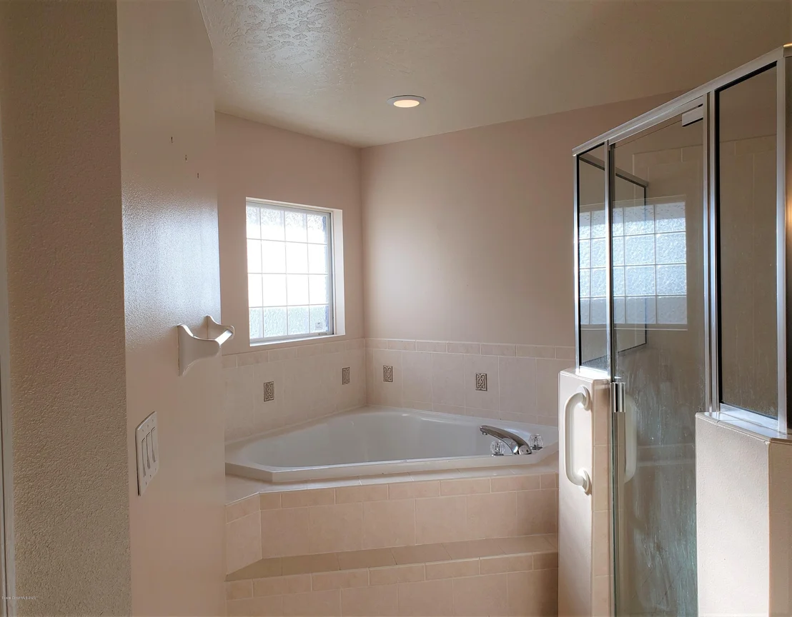 Photo of 2093 Woodfield Circle