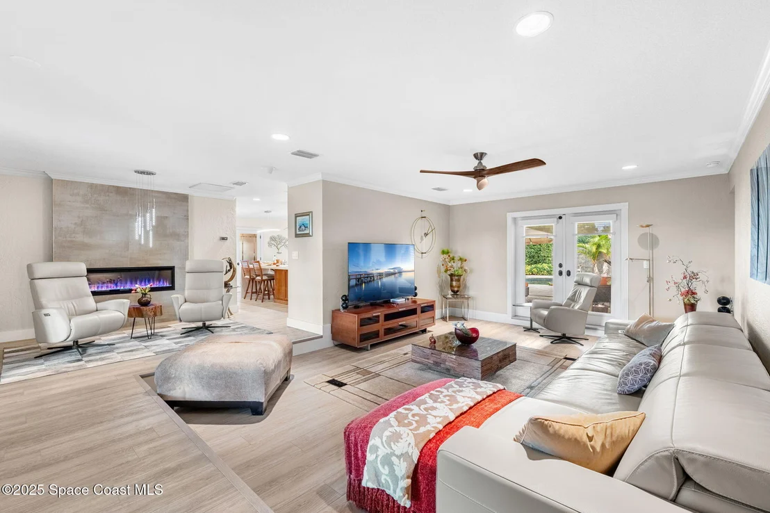 Photo of 610 Mango Drive