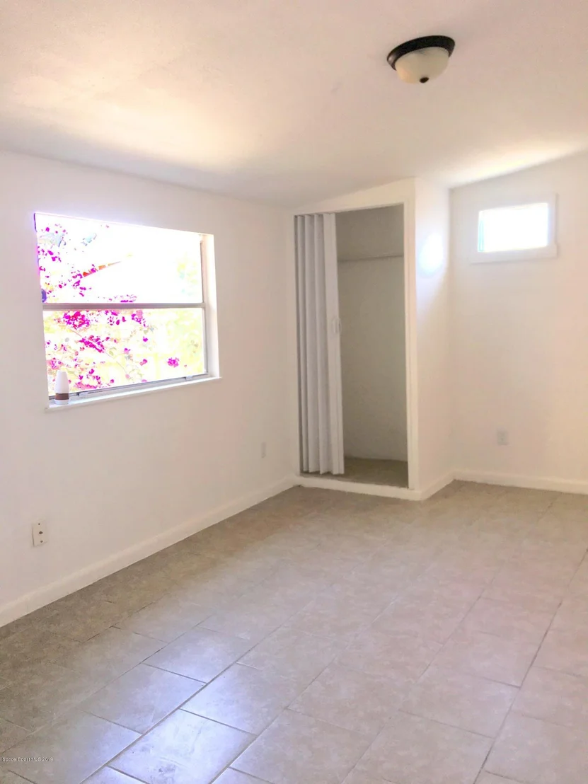 Photo of 1056 Cabot Drive NE