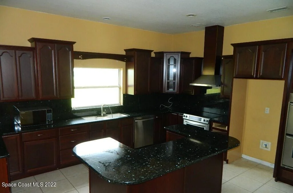 Photo of 907 Bluegrass Lane