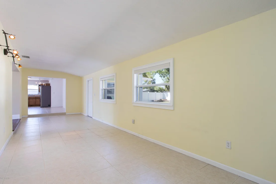 Photo of 390 Willow Drive