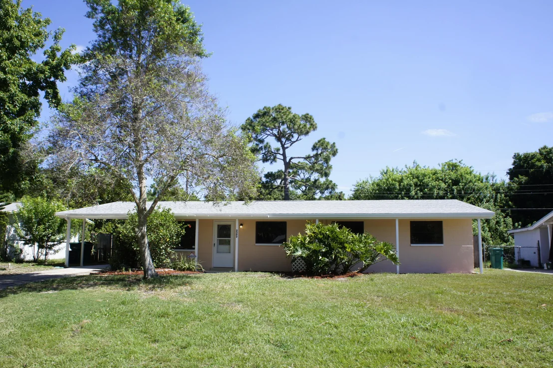 Photo of 2392 Lorna Drive