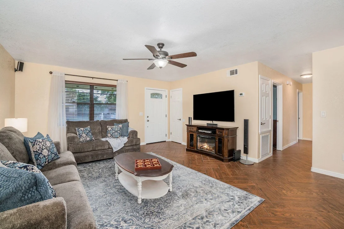 Photo of 1015 Hibiscus Street
