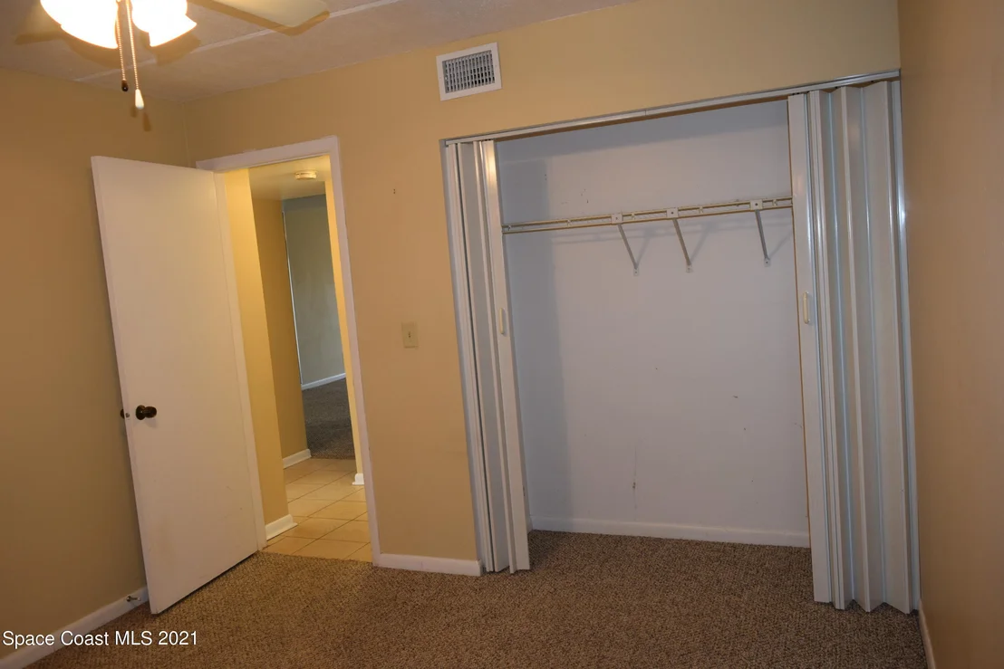 Photo of Unit 207 at 3901 Dixie Highway NE