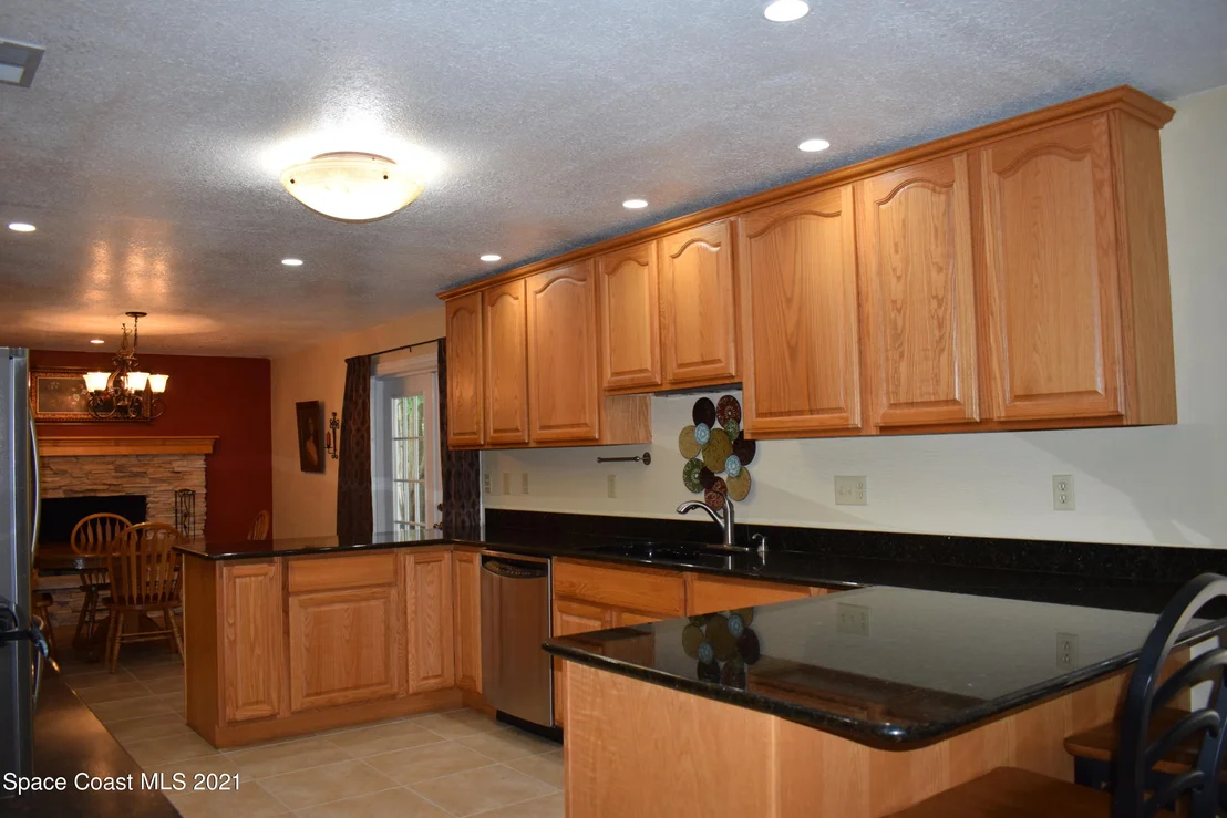 Photo of 895 Jefferson Road