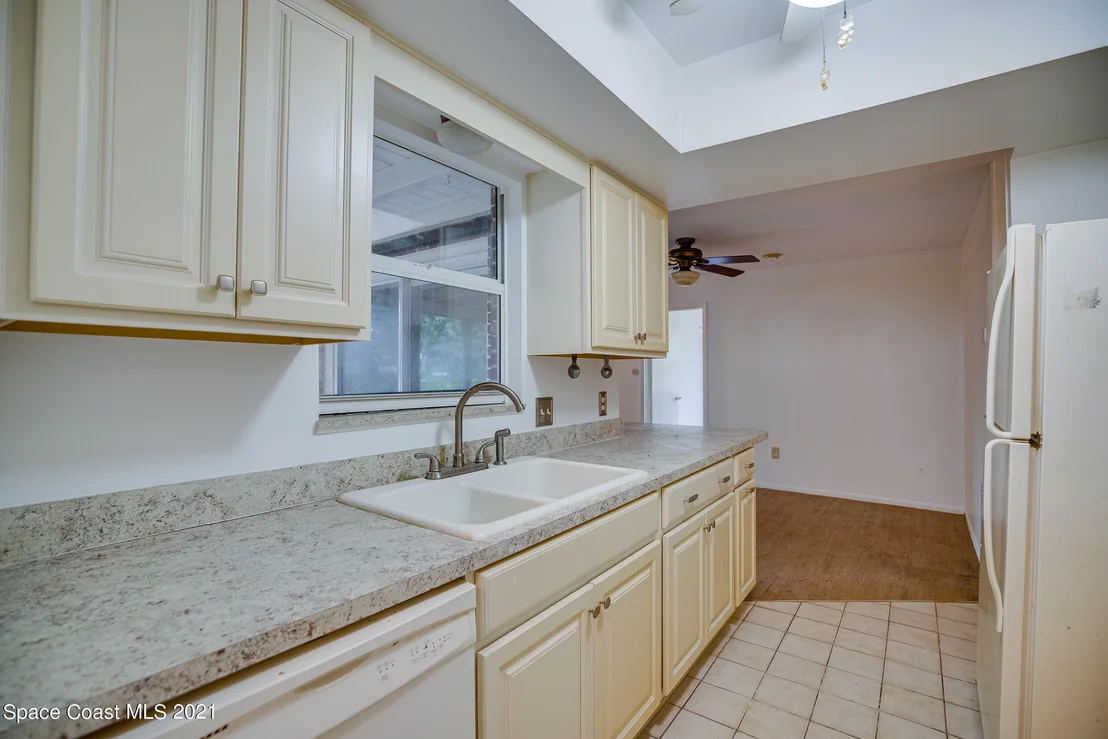 Photo of 838 Knecht Road NE