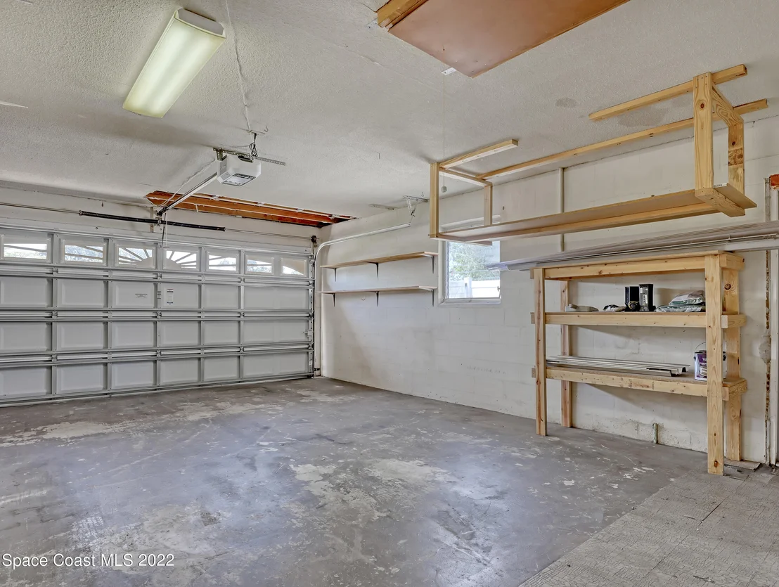 Photo of 916 Kings Post Road