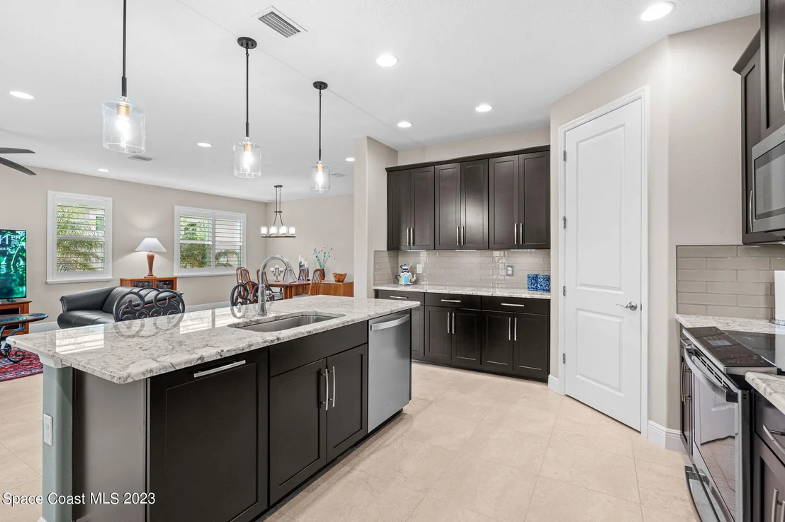 Photo of 3387 Caviston Way