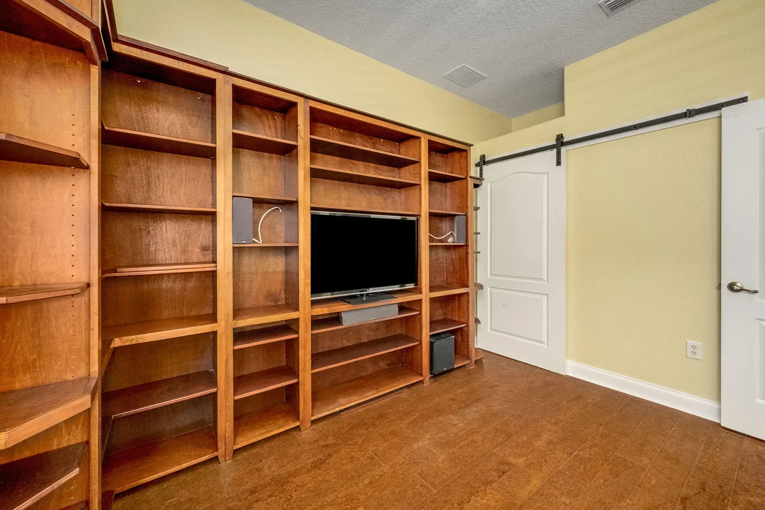 Photo of 392 Waterside Circle