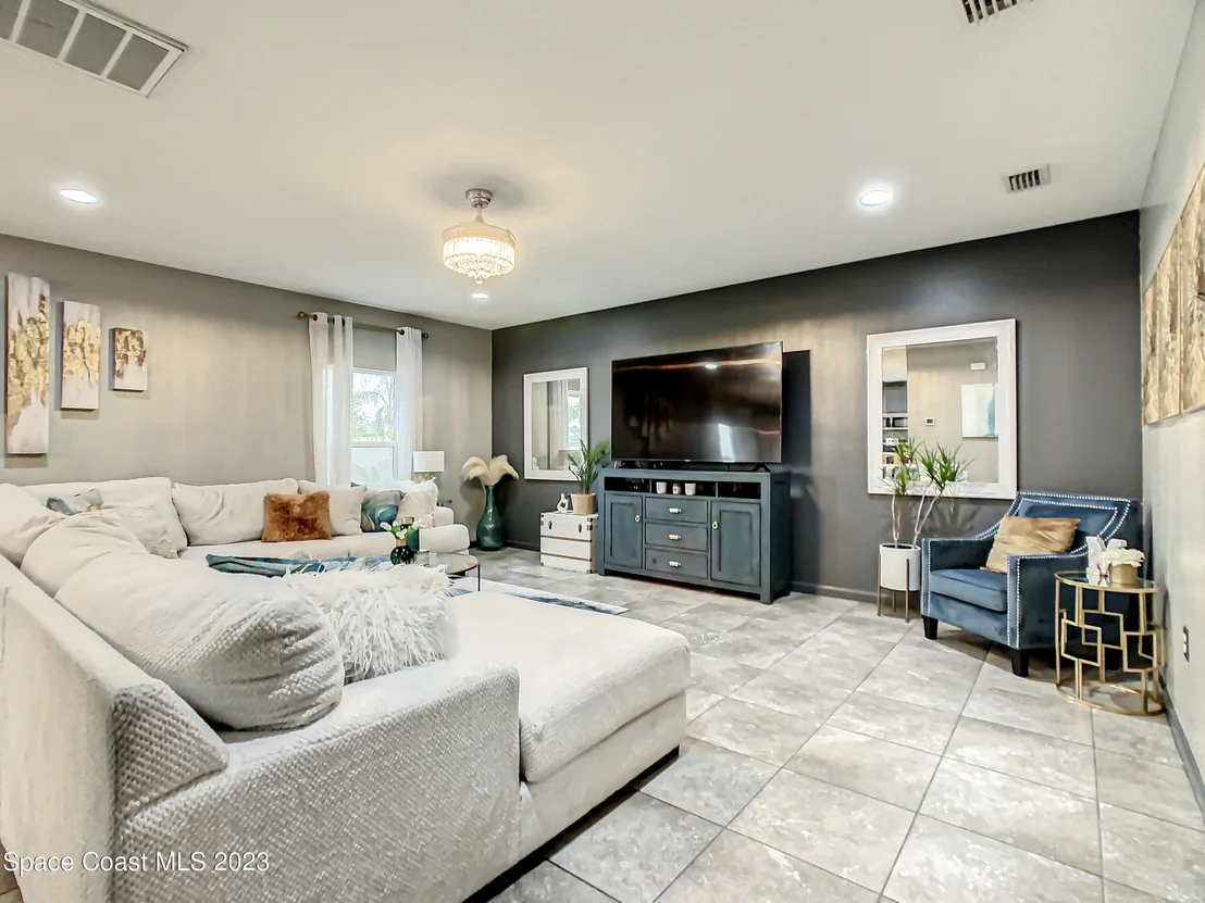 Photo of 690 Fiddleleaf Circle
