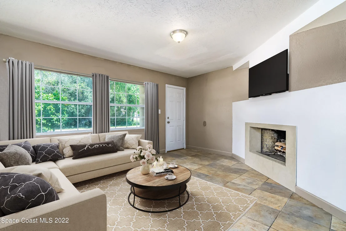 Photo of 1861 Trimble Road