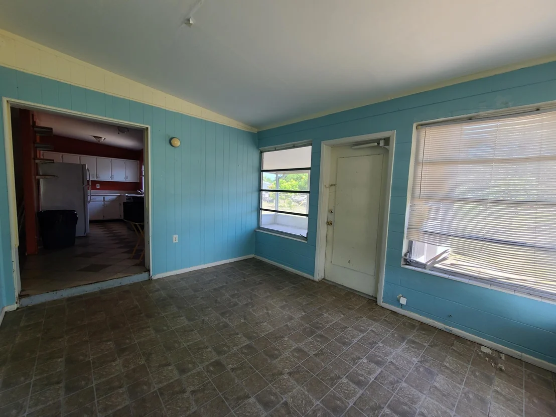 Photo of 819 W Highland Drive