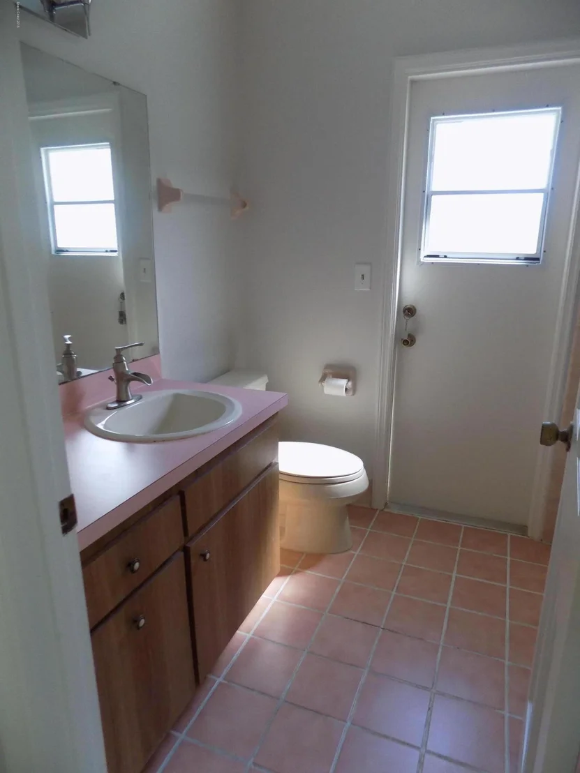 Photo of 970 Bluegrass Lane