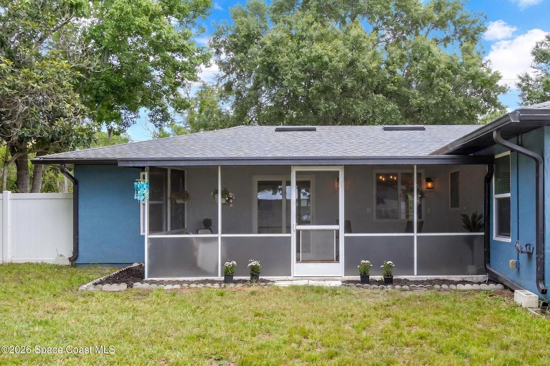 Photo of 3255 Hield Road
