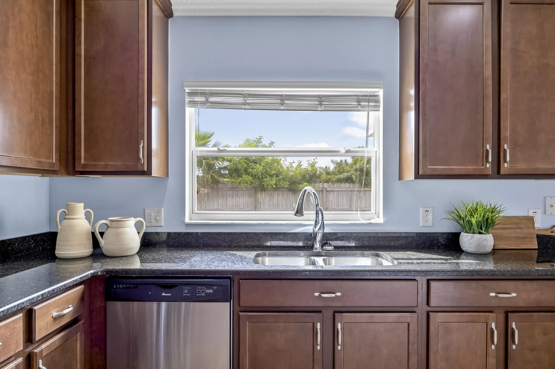 Photo of 552 Glenbrook Circle
