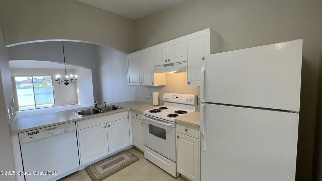 Photo of Unit 103 at 975 Luminary Circle