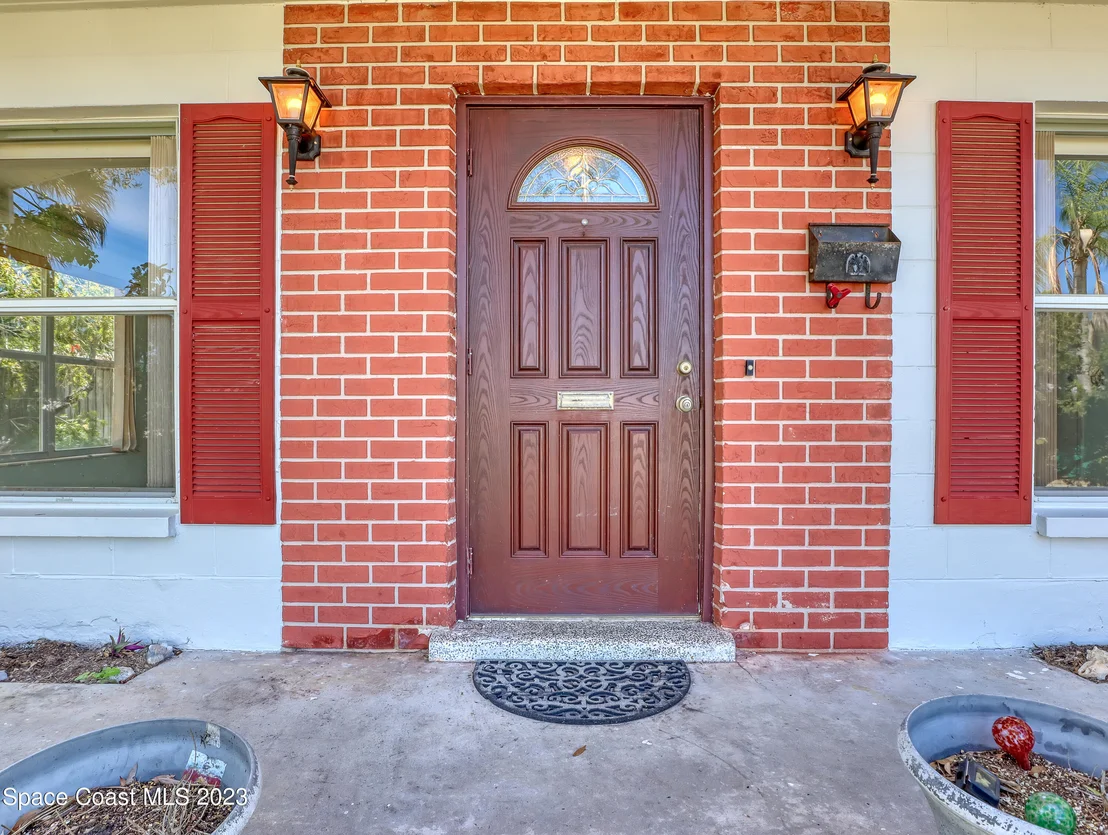 Photo of 2265 Lakeview Drive