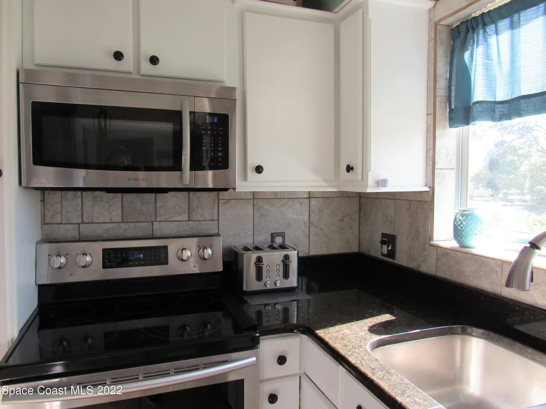 Photo of 920 Forest Road