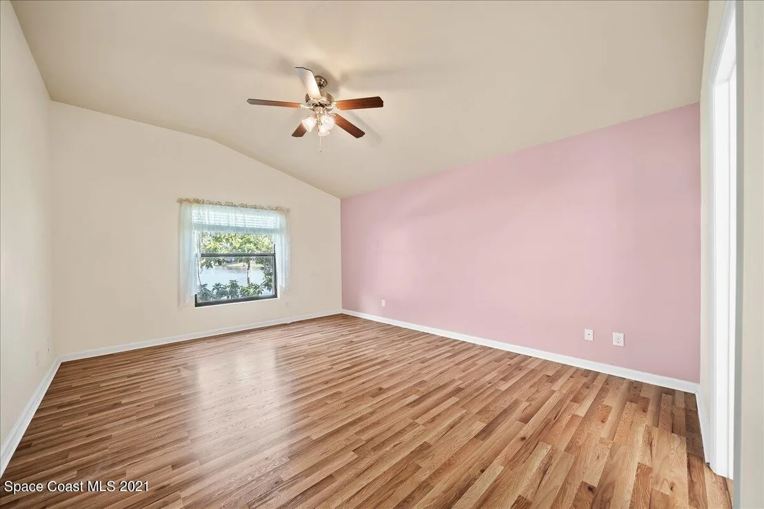 Photo of 325 Dryden Circle